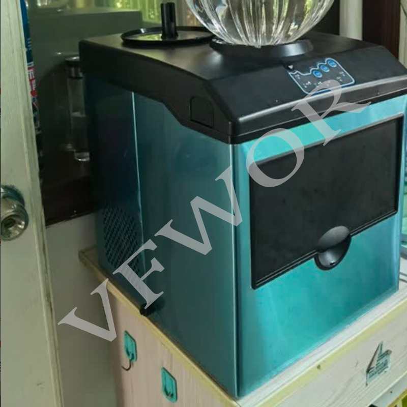 Home Office Kitchen - 卓上型、持ち運び可能な小型製氷機。家庭用、砕氷機能付き、ペレット状の氷を作る機械。キッチンやバーに最適。