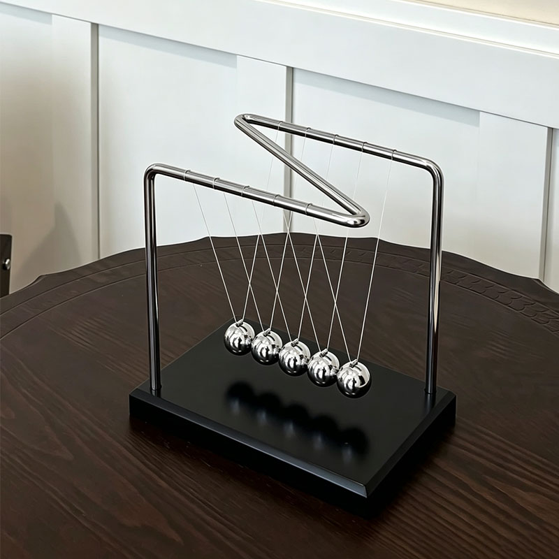 N字型ニュートンのゆりかご バランス振り子 科学物理ガジェッ - Home Office Gadgets のレビューと価格